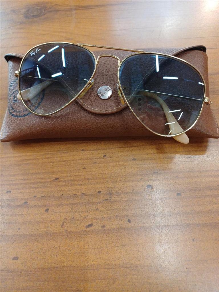 OCCHIALI SOLE MONTATURA COLOR ORO LENTI AZZURRE SFUMATE RAYBAN