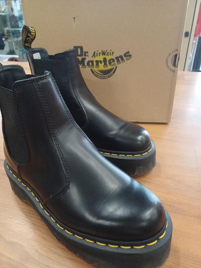 STIVALETTI NERI CON ELASTICO E PLATEAU DR. MARTENS TG. 38