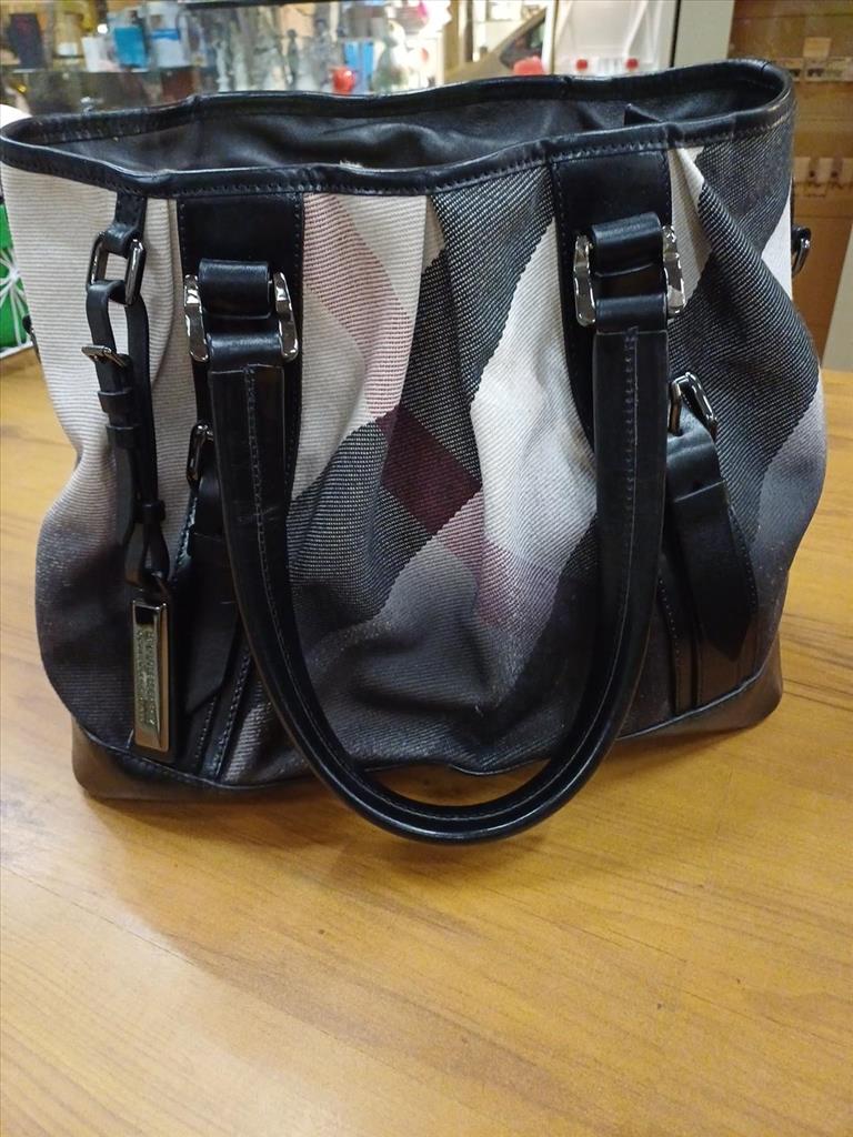 BORSA TESSUTO BIANCA/NERA CON RIFINITURE IN PELLE E TRACOLLA BURBERRY