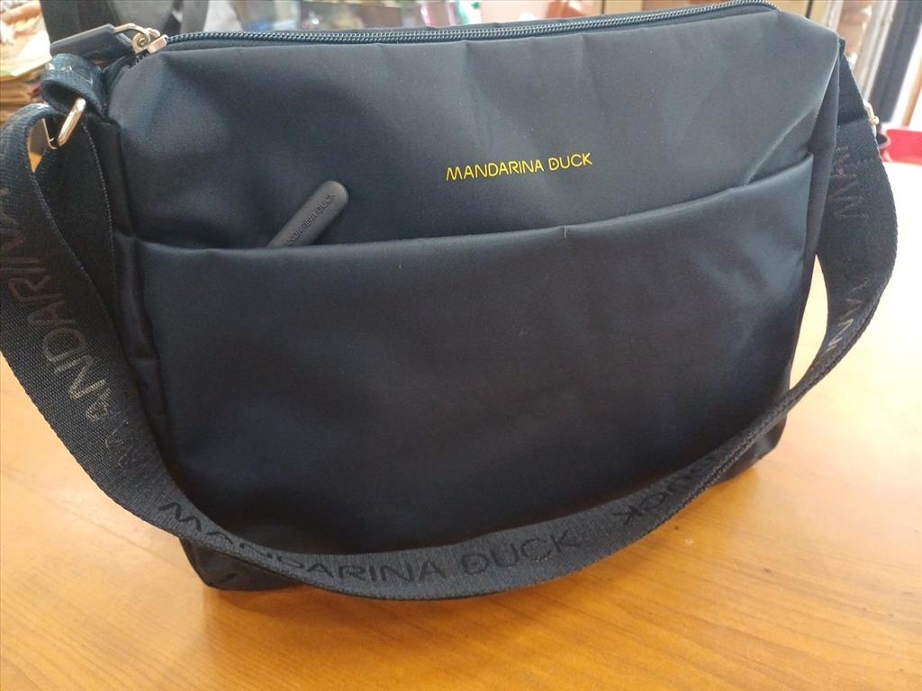 BORSA TELA GOMATA BLU A TRACOLLA MANDARINA DUCK
