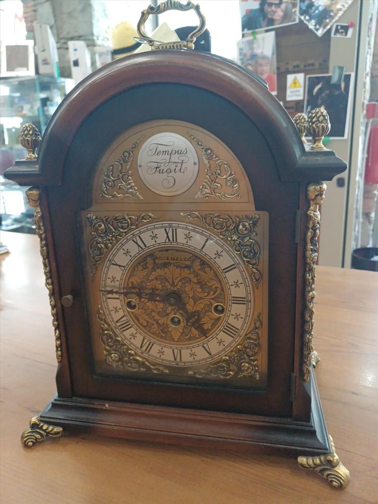 OROLOGIO DA TAVOLO IN LEGNO A CARICA CON CHIAVE KIENZLE